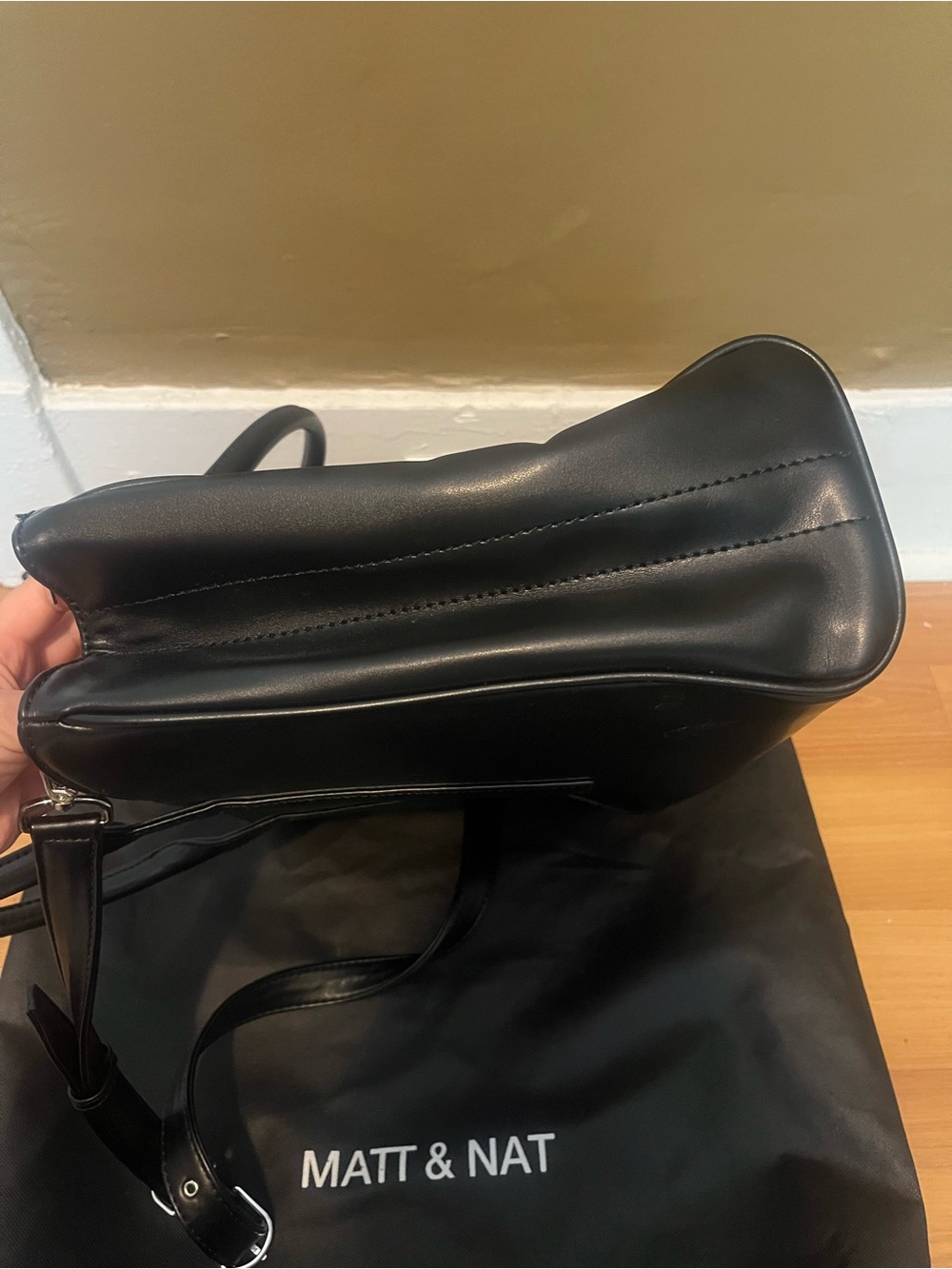 Matt & Nat- vegan/faux Leather Briefcase Tote - Classic Professional Carry - Picture 9 of 10